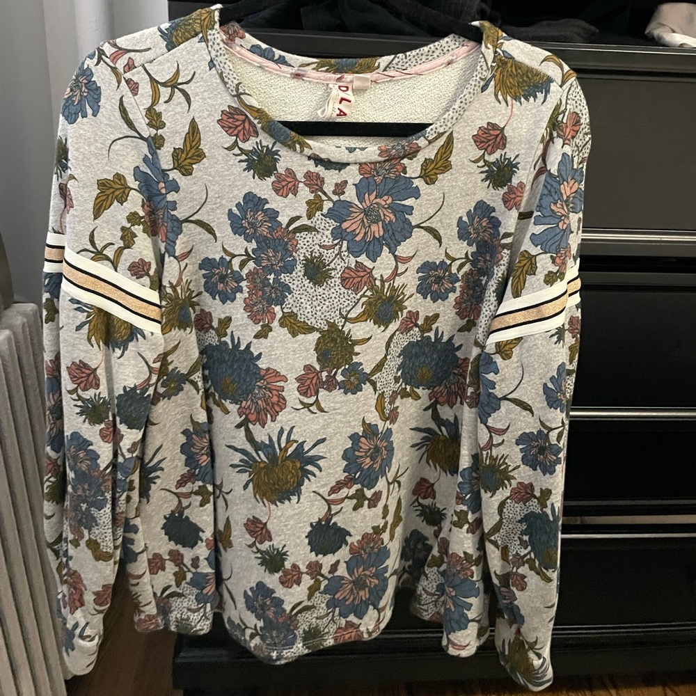 Anthropologie sweater in size Large